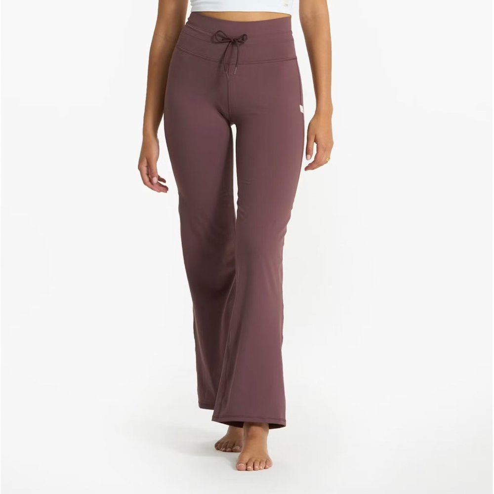 SOLD OUT ONLINE Vuori Daily Wideleg Chestnut Pink Purple, Medium